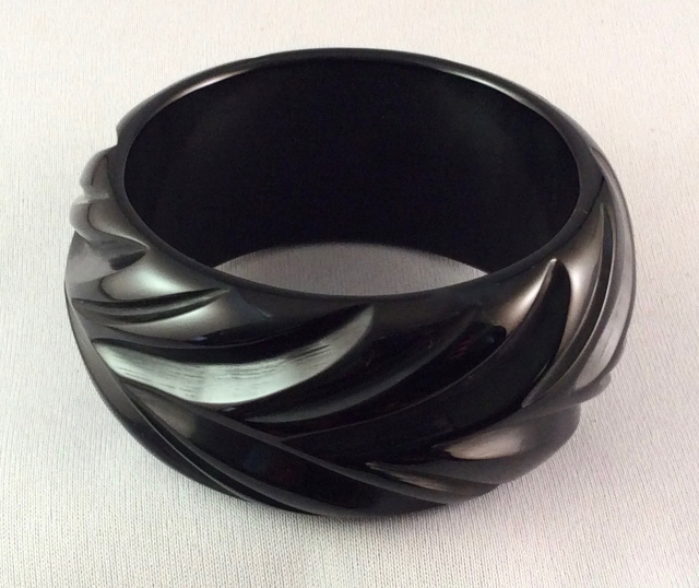 BB81 wide carved black bangle